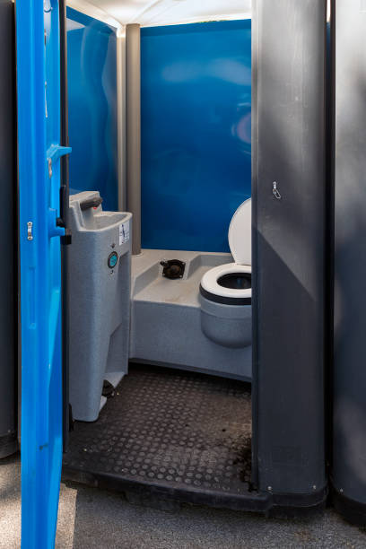 Best Portable toilet rental cost  in Rochester, IL